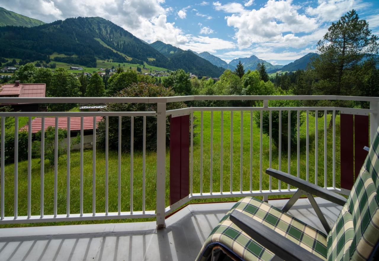 Hotel Bellevue Riezlern Eksteriør billede