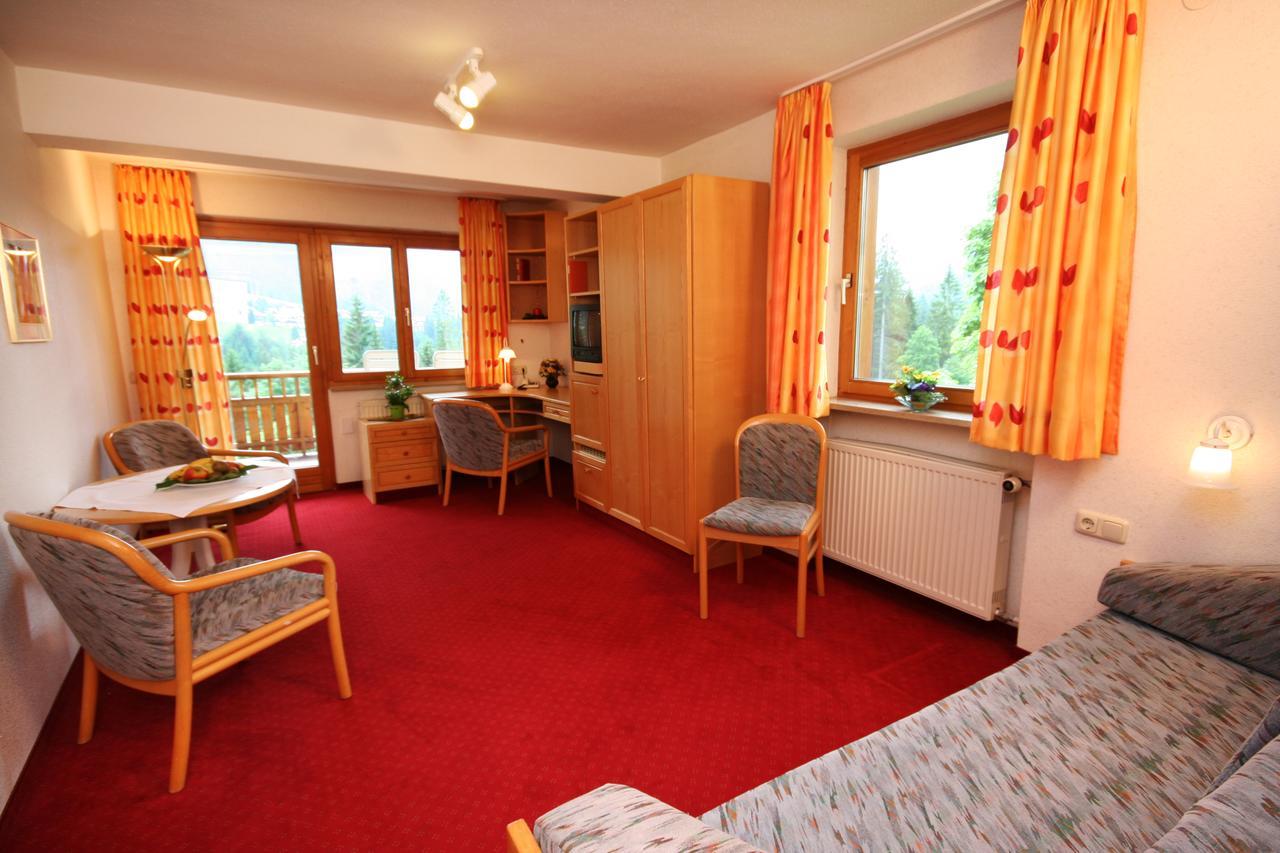 Hotel Bellevue Riezlern Eksteriør billede